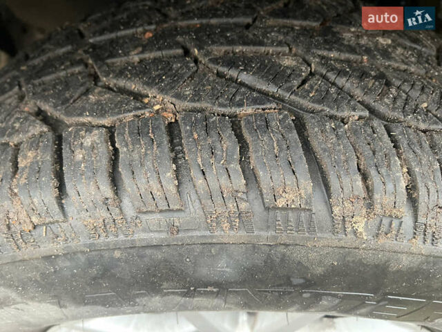 Серый Мицубиси Л 200, объемом двигателя 2.5 л и пробегом 292 тыс. км за 9500 $, фото 6 на Automoto.ua