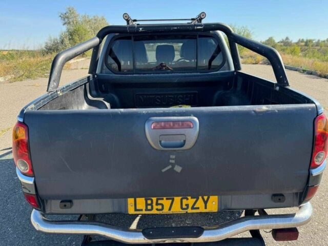 Сірий Міцубісі Л 200, об'ємом двигуна 2.5 л та пробігом 282 тис. км за 6300 $, фото 10 на Automoto.ua