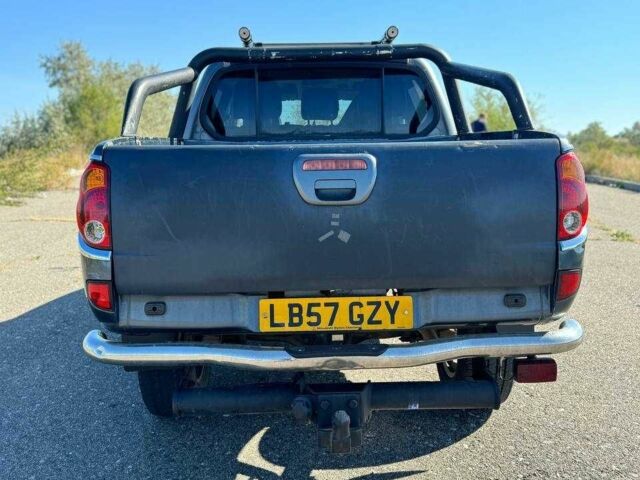 Сірий Міцубісі Л 200, об'ємом двигуна 2.5 л та пробігом 282 тис. км за 6300 $, фото 12 на Automoto.ua