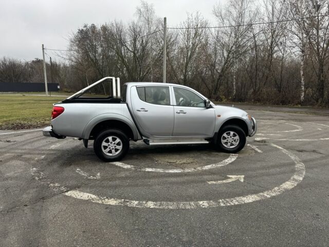 Сірий Міцубісі Л 200, об'ємом двигуна 2.5 л та пробігом 194 тис. км за 11500 $, фото 4 на Automoto.ua