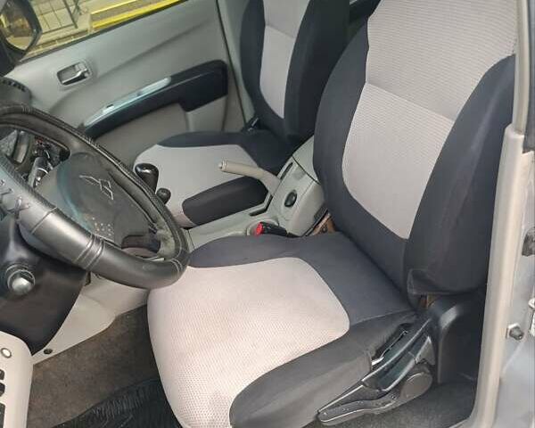 Сірий Міцубісі Л 200, об'ємом двигуна 2.48 л та пробігом 295 тис. км за 10999 $, фото 27 на Automoto.ua