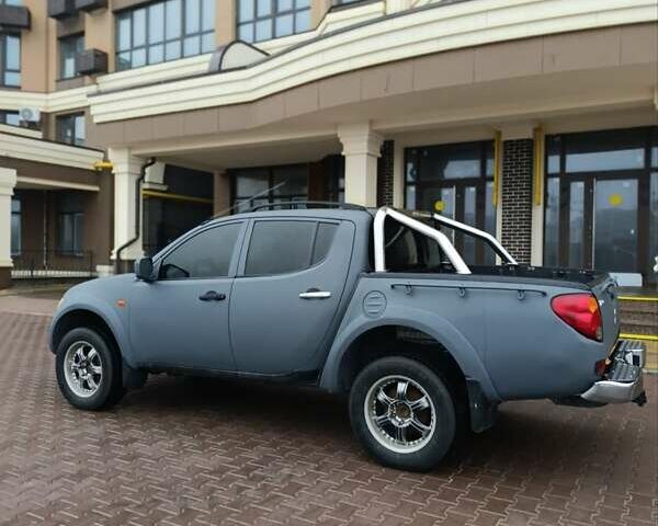 Сірий Міцубісі Л 200, об'ємом двигуна 2.48 л та пробігом 295 тис. км за 10999 $, фото 14 на Automoto.ua