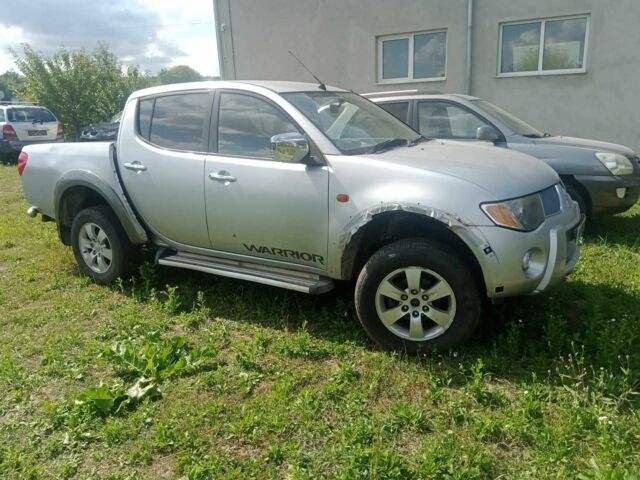 Сірий Міцубісі Л 200, об'ємом двигуна 2.5 л та пробігом 200 тис. км за 6203 $, фото 6 на Automoto.ua