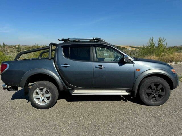 Сірий Міцубісі Л 200, об'ємом двигуна 2.5 л та пробігом 282 тис. км за 6300 $, фото 7 на Automoto.ua