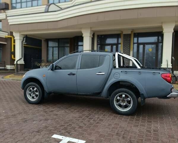 Сірий Міцубісі Л 200, об'ємом двигуна 2.48 л та пробігом 295 тис. км за 10999 $, фото 16 на Automoto.ua