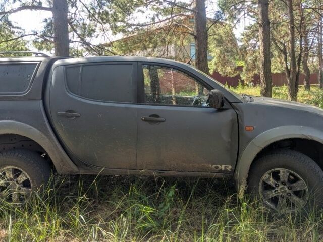 Мицубиси Л 200 2007 в Корюковке на Automoto.ua Серый Мицубиси Л 200, объемом двигателя 2.5 л и пробегом 320 тыс. км за 3500 $, фото 1 на Automoto.ua