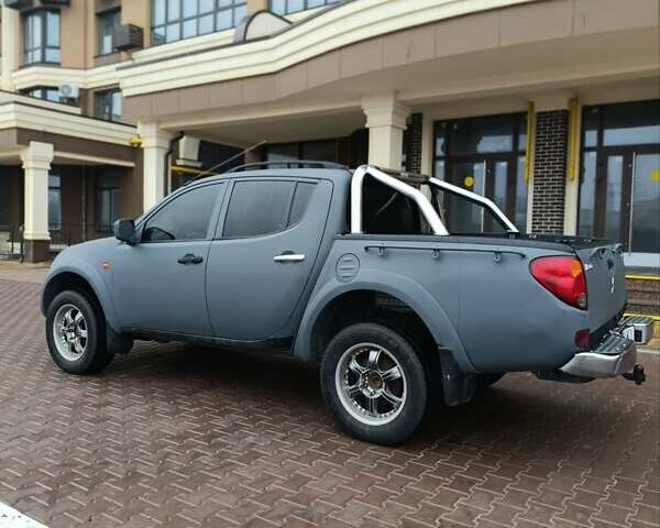 Сірий Міцубісі Л 200, об'ємом двигуна 2.48 л та пробігом 295 тис. км за 10999 $, фото 13 на Automoto.ua