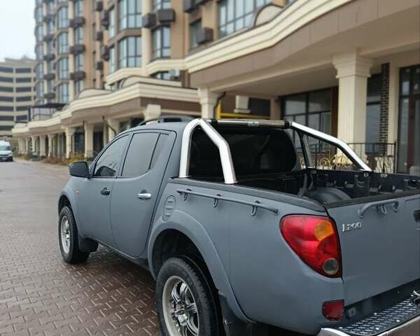 Сірий Міцубісі Л 200, об'ємом двигуна 2.48 л та пробігом 295 тис. км за 10999 $, фото 11 на Automoto.ua