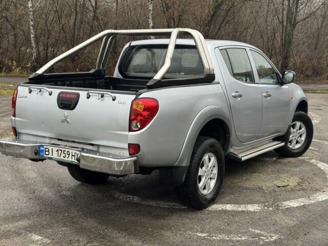 Сірий Міцубісі Л 200, об'ємом двигуна 2.5 л та пробігом 194 тис. км за 11500 $, фото 3 на Automoto.ua