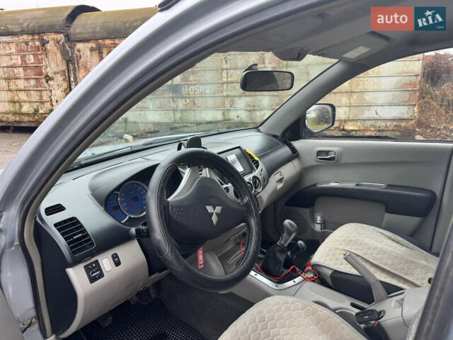 Сірий Міцубісі Л 200, об'ємом двигуна 2.48 л та пробігом 194 тис. км за 11500 $, фото 6 на Automoto.ua
