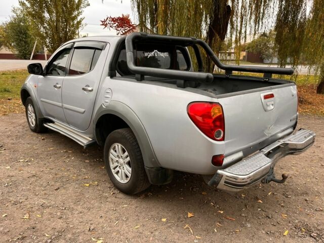 Міцубісі Л 200 2007 у Петропавловке на Automoto.ua Сірий Міцубісі Л 200, об'ємом двигуна 2.5 л та пробігом 289 тис. км за 7999 $, фото 3 на Automoto.ua