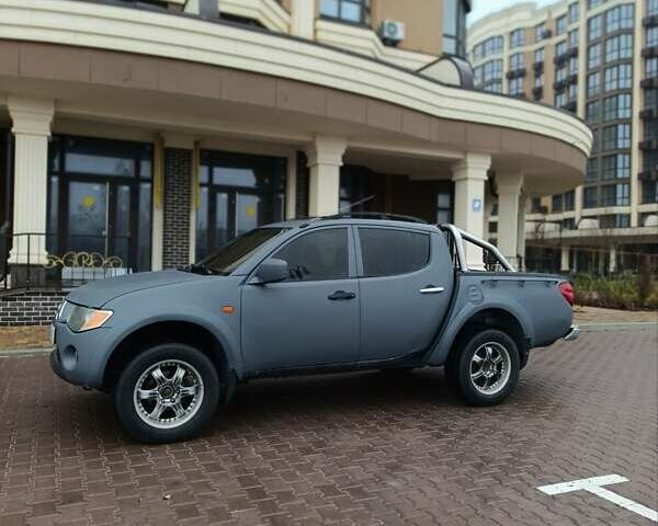 Сірий Міцубісі Л 200, об'ємом двигуна 2.48 л та пробігом 295 тис. км за 10999 $, фото 21 на Automoto.ua