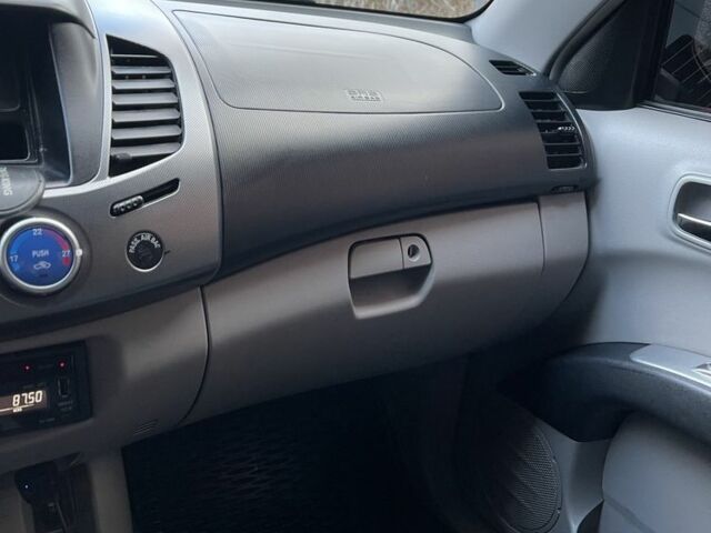 Сірий Міцубісі Л 200, об'ємом двигуна 2.5 л та пробігом 376 тис. км за 12400 $, фото 5 на Automoto.ua