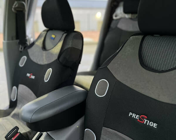 Сірий Міцубісі Л 200, об'ємом двигуна 2.48 л та пробігом 236 тис. км за 15400 $, фото 13 на Automoto.ua