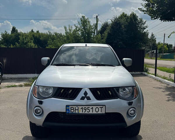 Мицубиси Л 200 2008 в Киеве на Automoto.ua Серый Мицубиси Л 200, объемом двигателя 2.4 л и пробегом 310 тыс. км за 11900 $, фото 11 на Automoto.ua