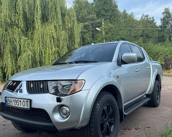 Мицубиси Л 200 2008 в Киеве на Automoto.ua Серый Мицубиси Л 200, объемом двигателя 2.4 л и пробегом 310 тыс. км за 11900 $, фото 5 на Automoto.ua