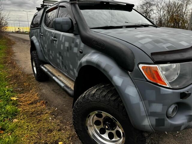 Мицубиси Л 200 2008 в Славянске на Automoto.ua Серый Мицубиси Л 200, объемом двигателя 2.5 л и пробегом 222 тыс. км за 16410 $, фото 18 на Automoto.ua