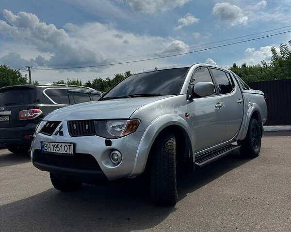 Мицубиси Л 200 2008 в Киеве на Automoto.ua Серый Мицубиси Л 200, объемом двигателя 2.4 л и пробегом 310 тыс. км за 11900 $, фото 6 на Automoto.ua