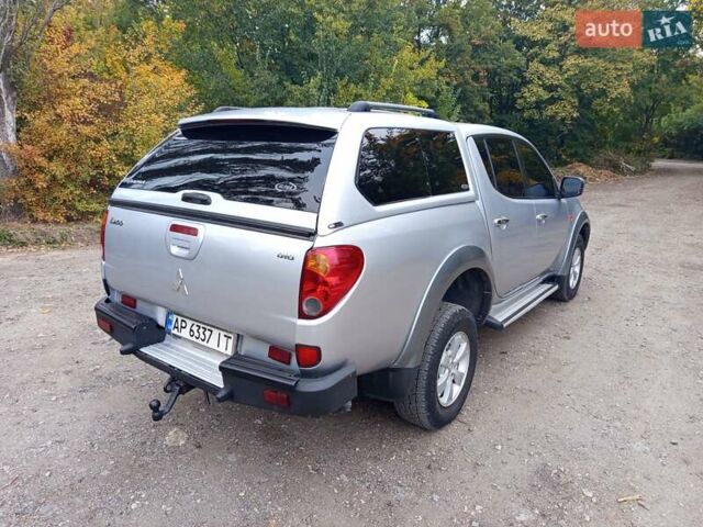 Сірий Міцубісі Л 200, об'ємом двигуна 2.48 л та пробігом 390 тис. км за 10900 $, фото 3 на Automoto.ua