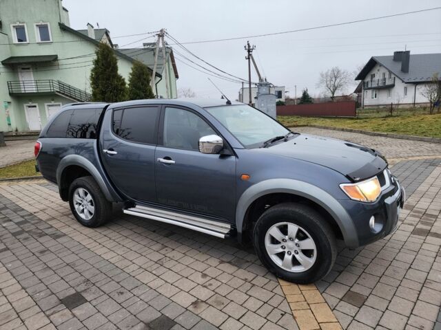 Сірий Міцубісі Л 200, об'ємом двигуна 2.5 л та пробігом 141 тис. км за 8153 $, фото 2 на Automoto.ua