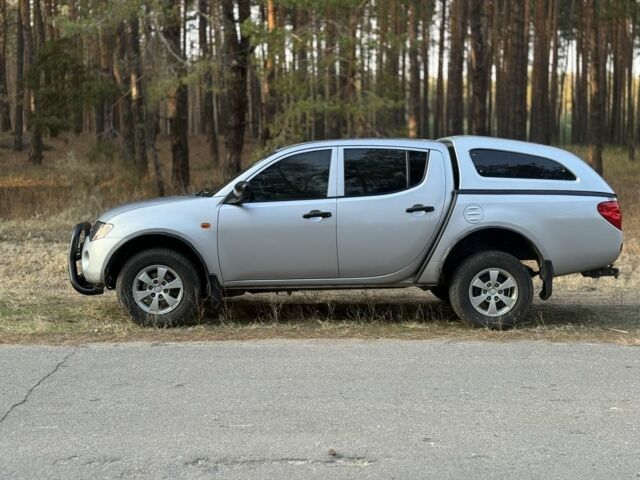 Міцубісі Л 200 2008 у Изюме на Automoto.ua Сірий Міцубісі Л 200, об'ємом двигуна 0 л та пробігом 268 тис. км за 9800 $, фото 3 на Automoto.ua