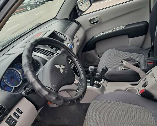 Міцубісі Л 200 2008 у Києві на Automoto.ua Сірий Міцубісі Л 200, об'ємом двигуна 2.5 л та пробігом 198 тис. км за 13000 $, фото 17 на Automoto.ua