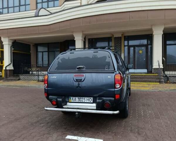 Сірий Міцубісі Л 200, об'ємом двигуна 2.5 л та пробігом 300 тис. км за 12300 $, фото 33 на Automoto.ua