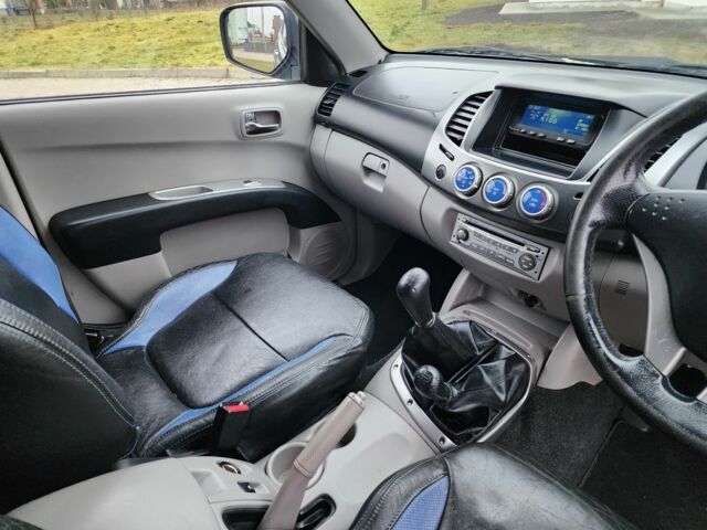 Сірий Міцубісі Л 200, об'ємом двигуна 2.5 л та пробігом 141 тис. км за 8153 $, фото 16 на Automoto.ua