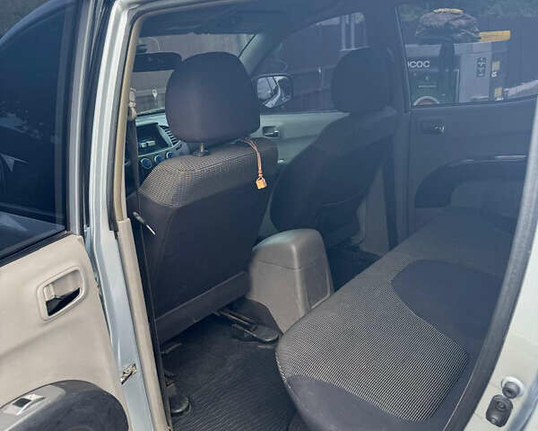 Мицубиси Л 200 2008 в Киеве на Automoto.ua Серый Мицубиси Л 200, объемом двигателя 2.4 л и пробегом 310 тыс. км за 11900 $, фото 9 на Automoto.ua