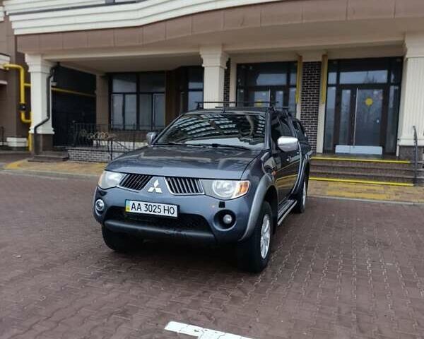 Сірий Міцубісі Л 200, об'ємом двигуна 2.5 л та пробігом 300 тис. км за 12300 $, фото 15 на Automoto.ua