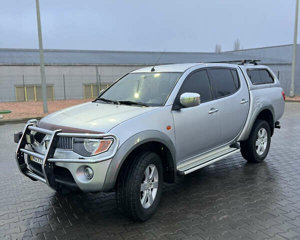 Сірий Міцубісі Л 200, об'ємом двигуна 2.48 л та пробігом 236 тис. км за 15400 $, фото 1 на Automoto.ua