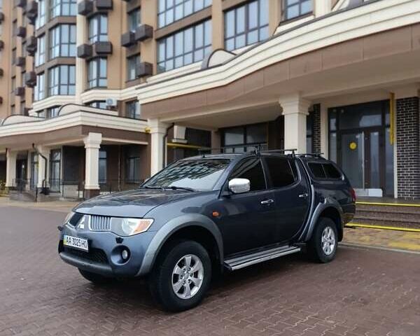 Сірий Міцубісі Л 200, об'ємом двигуна 2.5 л та пробігом 300 тис. км за 12300 $, фото 22 на Automoto.ua