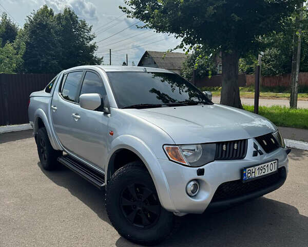 Мицубиси Л 200 2008 в Киеве на Automoto.ua Серый Мицубиси Л 200, объемом двигателя 2.4 л и пробегом 310 тыс. км за 11900 $, фото 7 на Automoto.ua