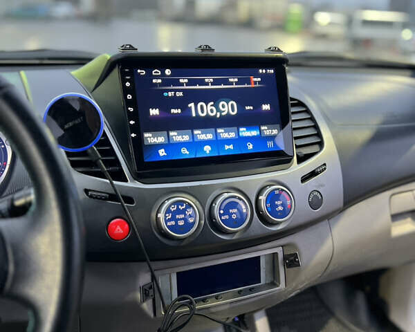 Сірий Міцубісі Л 200, об'ємом двигуна 2.48 л та пробігом 236 тис. км за 15400 $, фото 11 на Automoto.ua