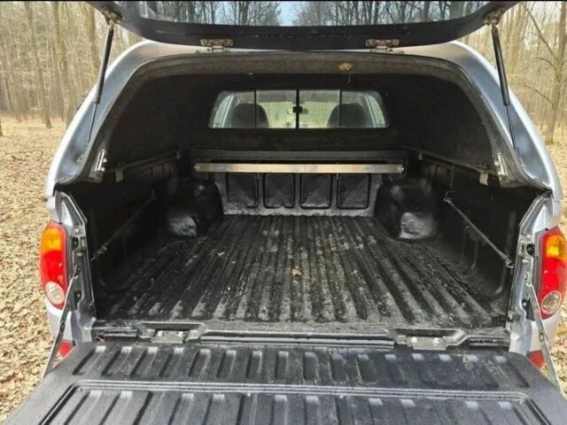 Сірий Міцубісі Л 200, об'ємом двигуна 2.5 л та пробігом 240 тис. км за 5918 $, фото 5 на Automoto.ua