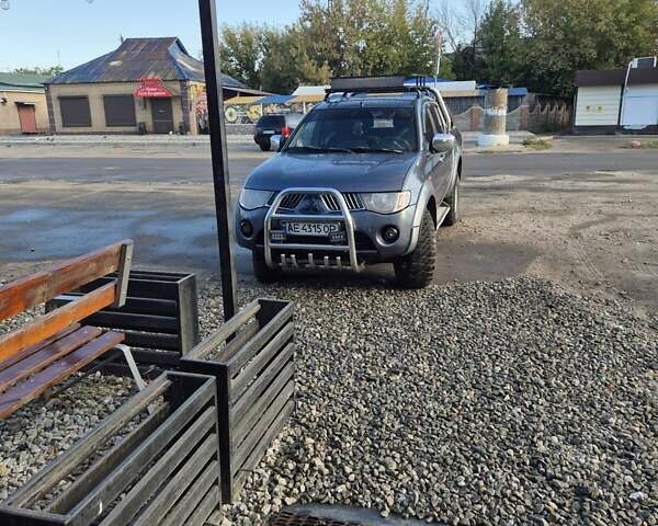 Сірий Міцубісі Л 200, об'ємом двигуна 2.48 л та пробігом 320 тис. км за 17600 $, фото 4 на Automoto.ua