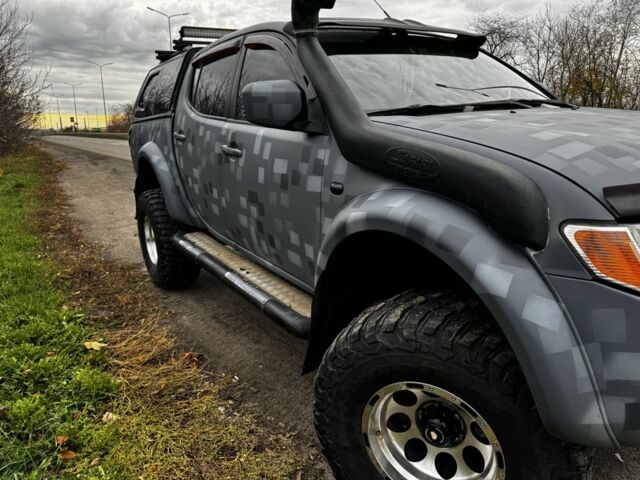 Міцубісі Л 200 2008 у Краматорске на Automoto.ua Сірий Міцубісі Л 200, об'ємом двигуна 0 л та пробігом 220 тис. км за 16410 $, фото 13 на Automoto.ua