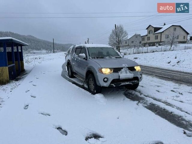 Сірий Міцубісі Л 200, об'ємом двигуна 2.5 л та пробігом 160 тис. км за 12200 $, фото 3 на Automoto.ua