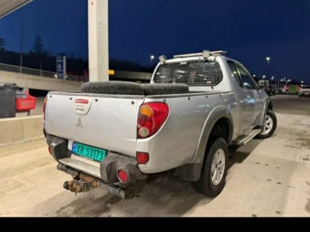 Серый Мицубиси Л 200, объемом двигателя 0 л и пробегом 238 тыс. км за 6200 $, фото 1 на Automoto.ua