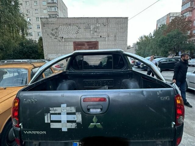 Сірий Міцубісі Л 200, об'ємом двигуна 2.5 л та пробігом 250 тис. км за 6500 $, фото 1 на Automoto.ua