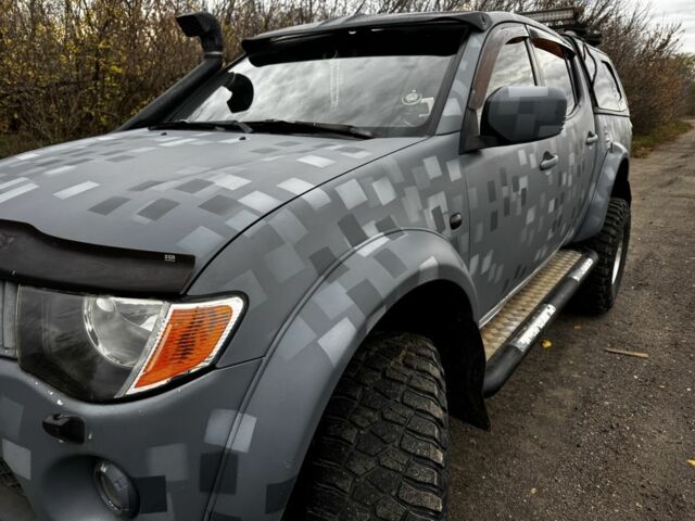 Міцубісі Л 200 2008 у Краматорске на Automoto.ua Сірий Міцубісі Л 200, об'ємом двигуна 0 л та пробігом 220 тис. км за 16410 $, фото 11 на Automoto.ua