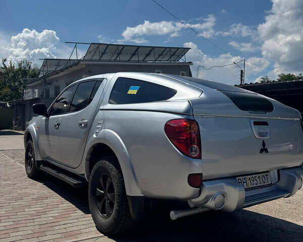 Мицубиси Л 200 2008 в Киеве на Automoto.ua Серый Мицубиси Л 200, объемом двигателя 2.4 л и пробегом 310 тыс. км за 11900 $, фото 3 на Automoto.ua