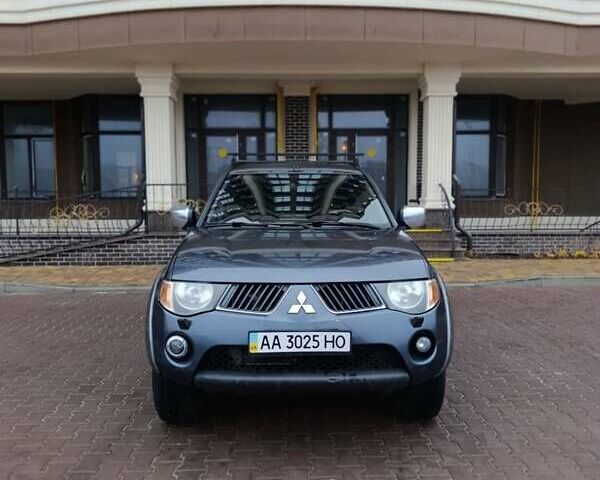 Сірий Міцубісі Л 200, об'ємом двигуна 2.5 л та пробігом 300 тис. км за 12300 $, фото 9 на Automoto.ua