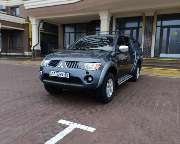 Сірий Міцубісі Л 200, об'ємом двигуна 2.5 л та пробігом 300 тис. км за 12300 $, фото 18 на Automoto.ua