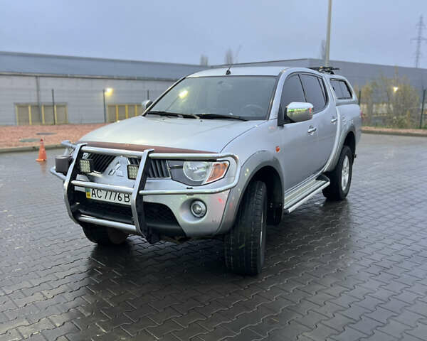 Сірий Міцубісі Л 200, об'ємом двигуна 2.48 л та пробігом 236 тис. км за 15400 $, фото 3 на Automoto.ua