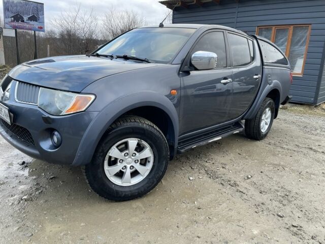 Сірий Міцубісі Л 200, об'ємом двигуна 2.5 л та пробігом 376 тис. км за 12400 $, фото 2 на Automoto.ua