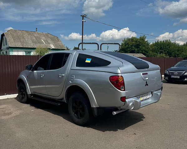 Мицубиси Л 200 2008 в Киеве на Automoto.ua Серый Мицубиси Л 200, объемом двигателя 2.4 л и пробегом 310 тыс. км за 11900 $, фото 16 на Automoto.ua