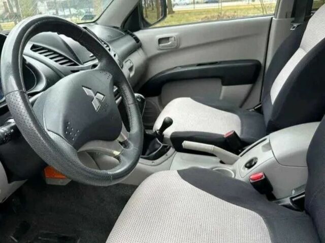 Сірий Міцубісі Л 200, об'ємом двигуна 2.5 л та пробігом 218 тис. км за 2800 $, фото 6 на Automoto.ua