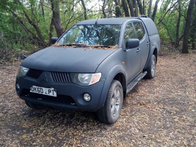 Міцубісі Л 200 2009 у Дніпро (Дніпропетровську) на Automoto.ua Сірий Міцубісі Л 200, об'ємом двигуна 2.5 л та пробігом 270 тис. км за 7500 $, фото 4 на Automoto.ua