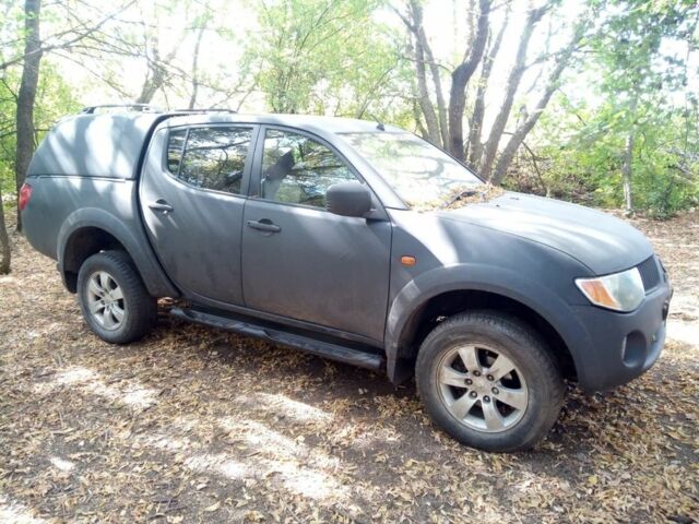 Міцубісі Л 200 2009 у Дніпро (Дніпропетровську) на Automoto.ua Сірий Міцубісі Л 200, об'ємом двигуна 2.5 л та пробігом 270 тис. км за 7500 $, фото 1 на Automoto.ua